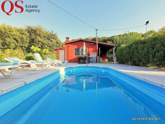 Foto 1 de Casa rural en venda a Montbarbat de 4 habitacions amb terrassa i piscina