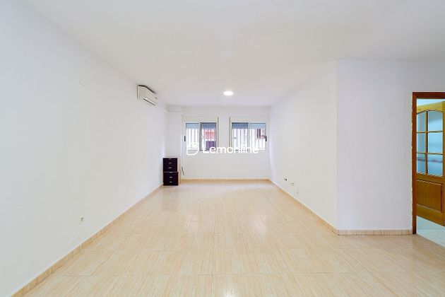 Foto 1 de Venta de piso en Villafranqueza de 2 habitaciones con piscina y garaje