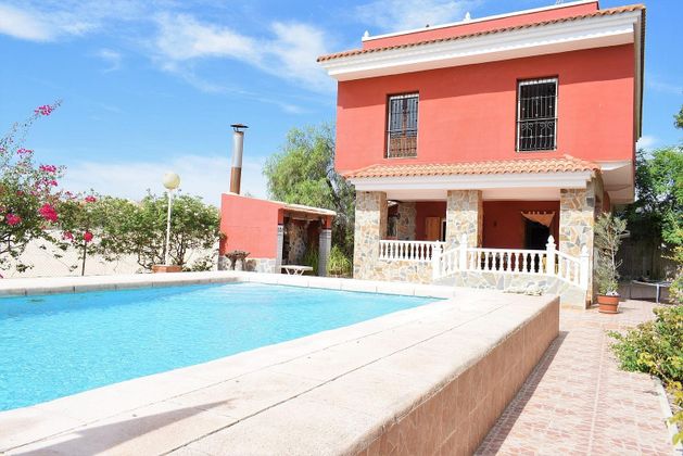 Foto 1 de Xalet en venda a calle Del Rio Almanzora de 3 habitacions amb terrassa i piscina