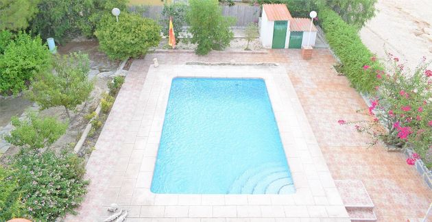 Foto 2 de Xalet en venda a calle Del Rio Almanzora de 3 habitacions amb terrassa i piscina