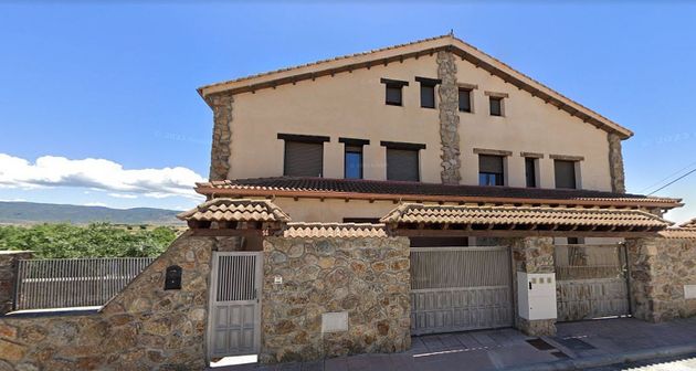 Foto 2 de Casa adossada en venda a Espirdo de 4 habitacions amb terrassa i garatge
