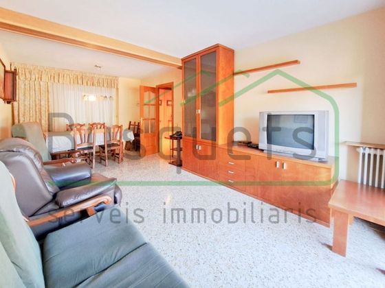 Foto 2 de Pis en venda a avenida Del Comte Guifré de 4 habitacions amb balcó i calefacció