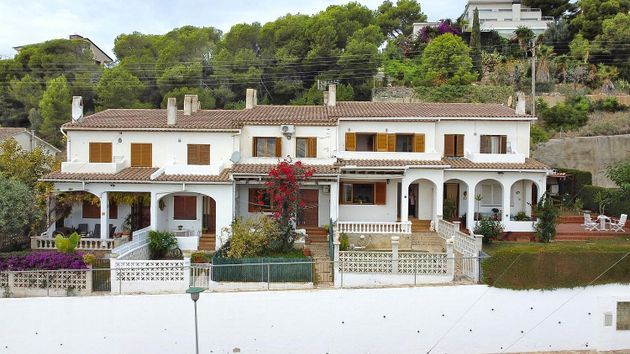 Foto 2 de Venta de casa en Els Masos de 4 habitaciones con terraza y piscina
