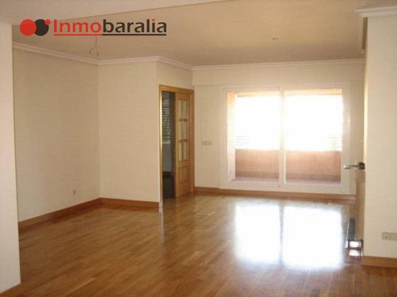 Foto 1 de Venta de piso en Prado de Somosaguas de 2 habitaciones con terraza y piscina