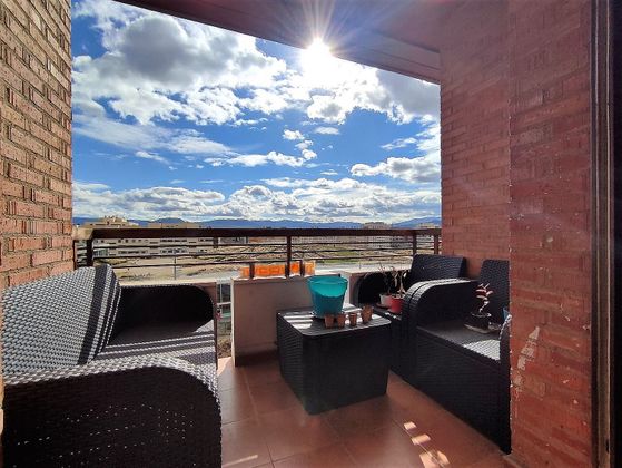 Foto 2 de Piso en venta en Cascajos - Piqueras de 3 habitaciones con terraza y garaje