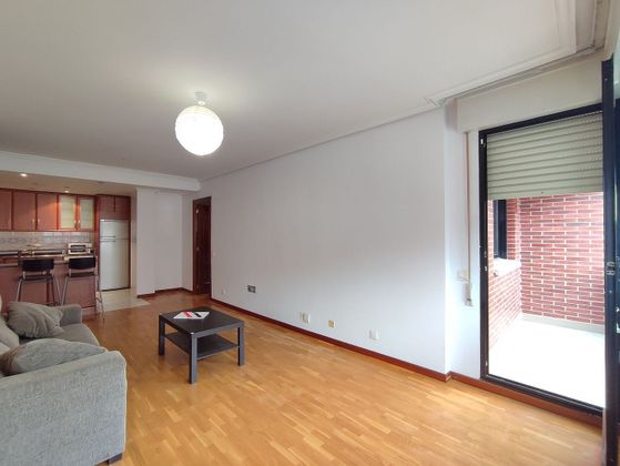 Foto 2 de Piso en venta en Cascajos - Piqueras de 2 habitaciones con terraza y garaje