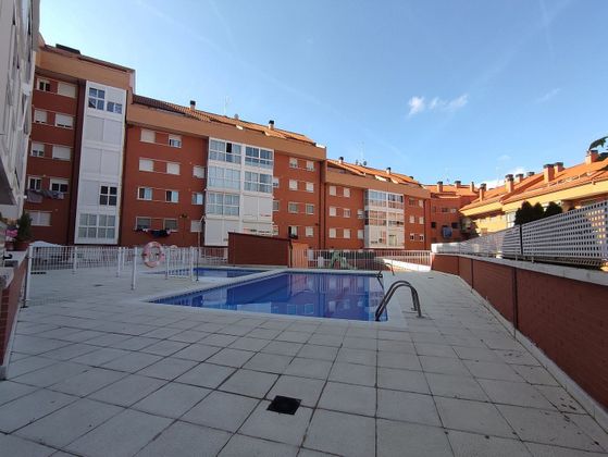 Foto 1 de Venta de piso en Villamediana de Iregua de 1 habitación con terraza y piscina