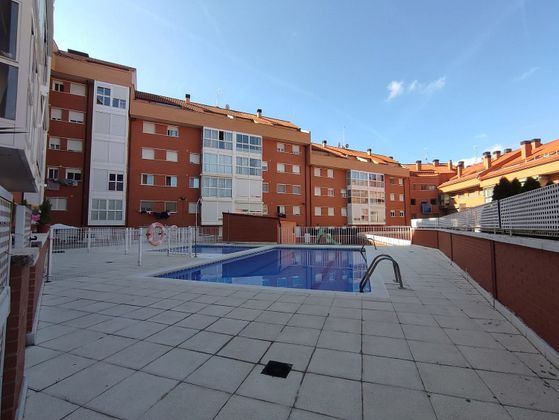 Foto 2 de Venta de piso en Villamediana de Iregua de 1 habitación con terraza y piscina