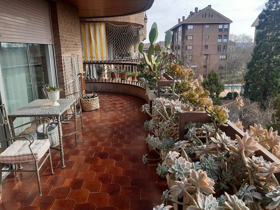 Foto 2 de Pis en venda a Cascajos - Piqueras de 4 habitacions amb terrassa i piscina