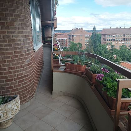 Foto 1 de Pis en venda a Cascajos - Piqueras de 4 habitacions amb terrassa i piscina