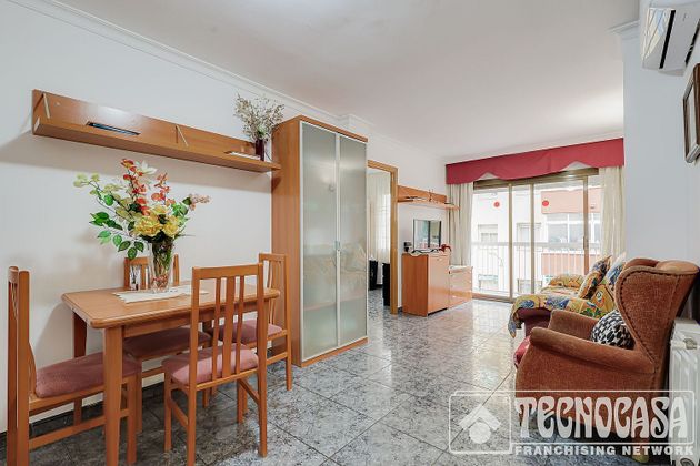 Foto 2 de Pis en venda a Centre - Prat de Llobregat, El de 3 habitacions amb balcó i aire acondicionat