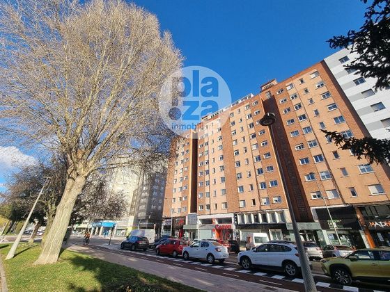 Foto 2 de Venta de piso en Plaza España - Villa Pilar - Reyes Católicos - Vadillos de 3 habitaciones con terraza y garaje