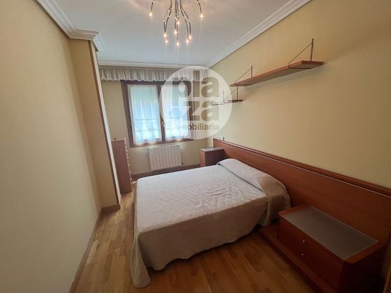 Foto 2 de Pis en lloguer a Centro - Burgos de 2 habitacions amb mobles i calefacció