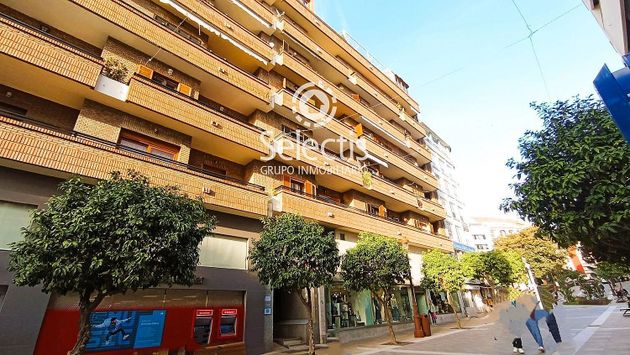 Foto 1 de Pis en venda a Centro - Huelva de 4 habitacions amb balcó i aire acondicionat