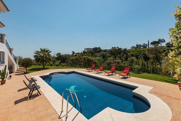Foto 2 de Chalet en venta en Ojén de 6 habitaciones con terraza y piscina
