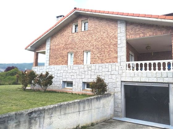 Foto 1 de Chalet en venta en Valle de Losa de 6 habitaciones con terraza y garaje