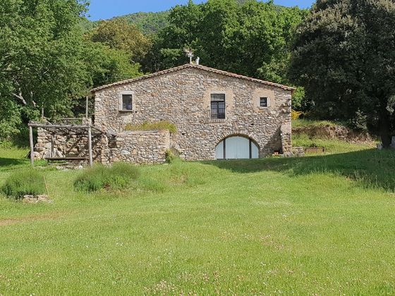 Foto 1 de Casa rural en venda a Maçanet de Cabrenys de 3 habitacions amb terrassa i jardí