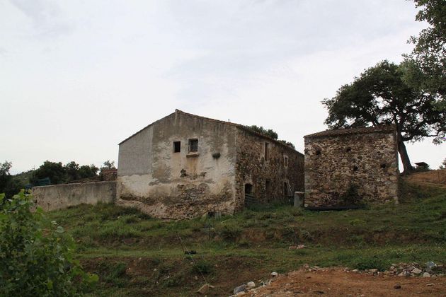 Foto 1 de Casa rural en venda a Darnius de 3 habitacions amb terrassa i jardí