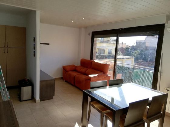 Foto 2 de Venta de piso en Vilafant de 2 habitaciones con garaje y balcón