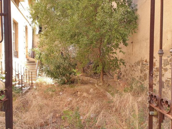 Foto 2 de Venta de chalet en Portbou de 6 habitaciones con terraza y jardín