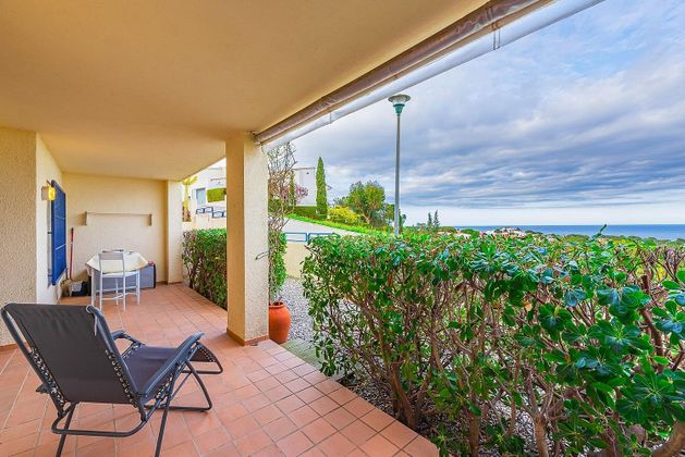 Foto 1 de Piso en venta en Llançà de 2 habitaciones con terraza y jardín