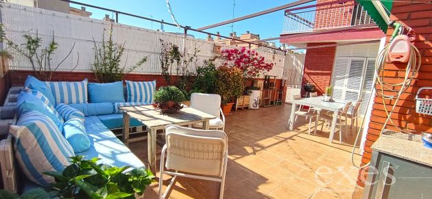 Foto 2 de Ático en venta en Sant Andreu de Palomar de 3 habitaciones con terraza y balcón