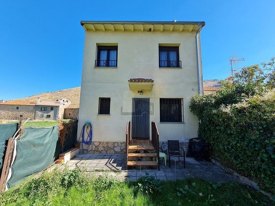 Foto 2 de Casa en venda a Mengamuñoz de 3 habitacions amb garatge i jardí