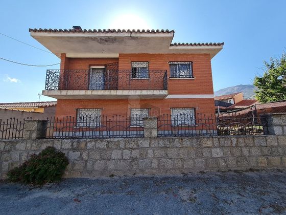 Foto 1 de Casa en venda a Navalmoral de 3 habitacions amb terrassa i garatge