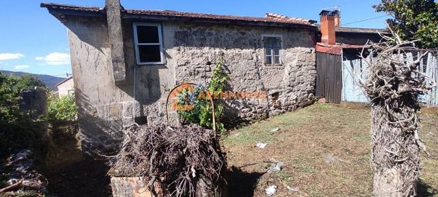 Foto 1 de Venta de chalet en San Cristovo de Cea de 3 habitaciones con jardín