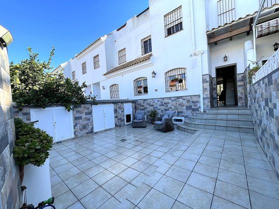 Foto 2 de Casa en venta en Punta Umbría de 6 habitaciones con terraza y piscina