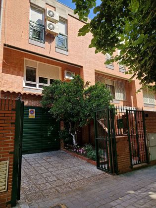 Foto 2 de Casa adossada en venda a El Pilar - La Estación de 4 habitacions amb terrassa i garatge