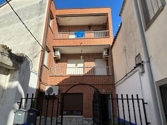 Foto 1 de Pis en venda a calle Guisando de 3 habitacions amb terrassa i balcó