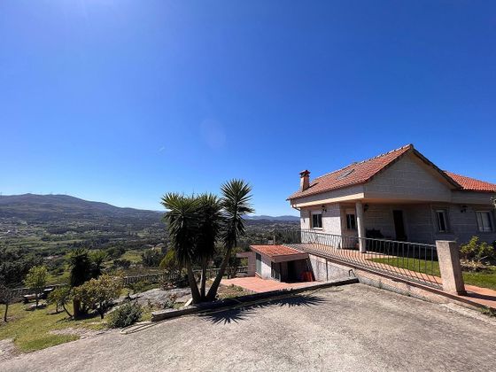 Foto 2 de Chalet en venta en Neves (As) de 5 habitaciones con terraza y piscina