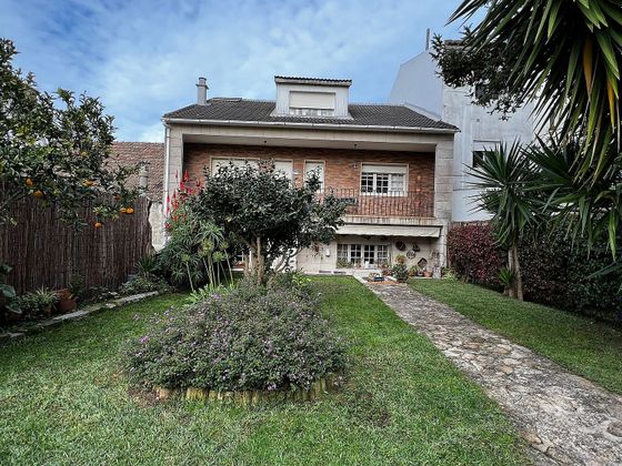 Foto 1 de Casa en venda a Cambados de 6 habitacions amb terrassa i garatge