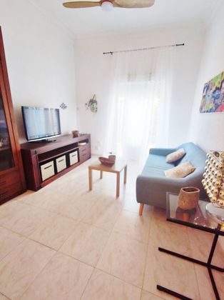 Foto 1 de Alquiler de piso en El Cabanyal- El Canyamelar de 3 habitaciones con muebles y balcón