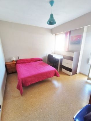 Foto 1 de Pis en lloguer a La Carrasca de 4 habitacions amb mobles i balcó