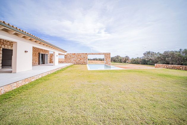 Foto 1 de Casa adossada en venda a Campos de 5 habitacions amb terrassa i piscina