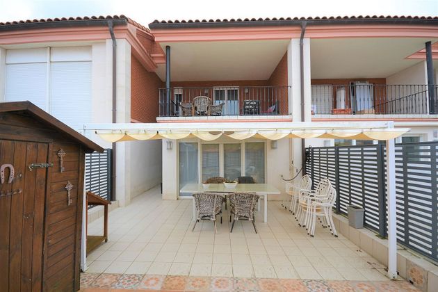 Foto 1 de Venta de casa adosada en Zumaia de 6 habitaciones con terraza y garaje