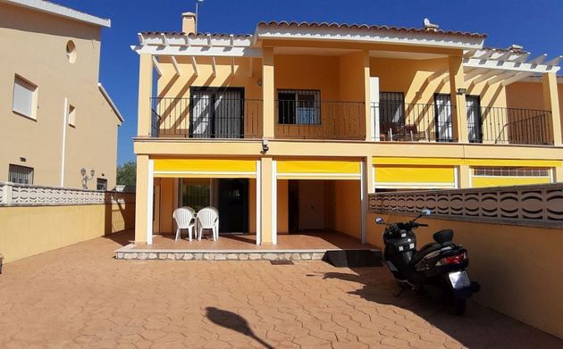 Foto 1 de Casa en venda a Las Atalayas - Urmi - Cerro Mar de 4 habitacions amb piscina