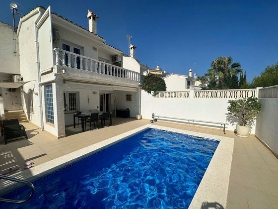 Foto 1 de Xalet en venda a Costa sur de 3 habitacions amb terrassa i piscina