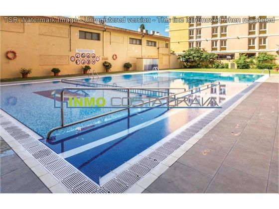 Foto 2 de Pis en venda a Santa Susanna de 2 habitacions amb terrassa i piscina