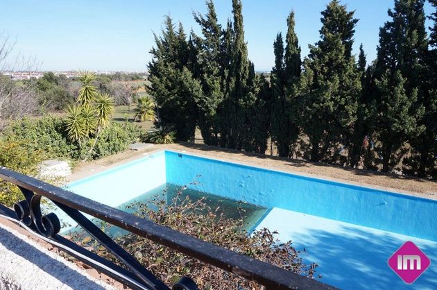 Foto 2 de Casa en venda a plaza Poligono de 6 habitacions amb terrassa i piscina