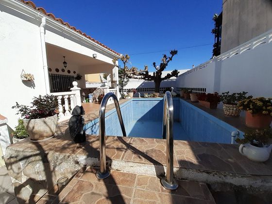 Foto 1 de Venta de chalet en Boverals - Saldonar de 3 habitaciones con terraza y piscina