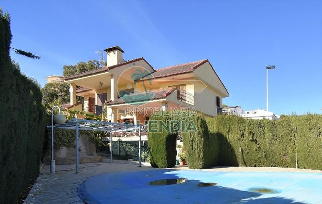 Foto 1 de Chalet en venta en Puerto de Mazarrón de 5 habitaciones con terraza y piscina