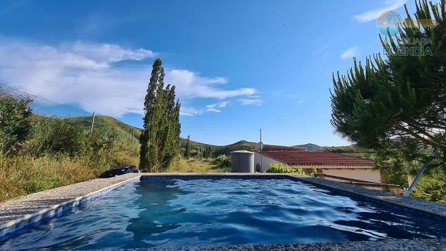 Foto 2 de Casa rural en venta en Perín de 3 habitaciones con terraza y piscina