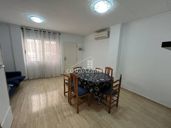 Foto 2 de Piso en alquiler en Zona Piscinas de 2 habitaciones con muebles y aire acondicionado