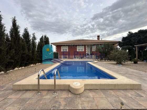 Foto 1 de Xalet en venda a Totana de 4 habitacions amb terrassa i piscina