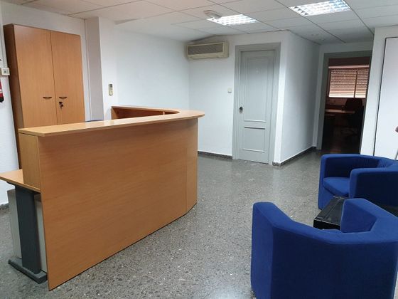Foto 2 de Oficina en venta en calle Montolivet con muebles y aire acondicionado