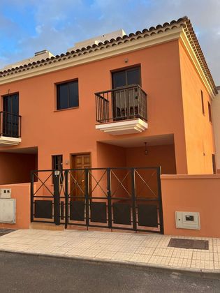Foto 1 de Casa en venta en calle Marruecos de 2 habitaciones con terraza y balcón