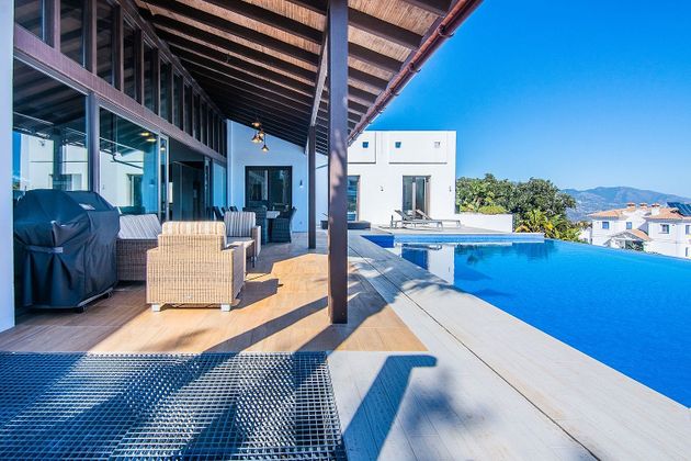 Foto 1 de Chalet en venta en Ojén de 6 habitaciones con terraza y piscina